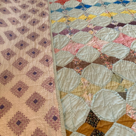 VGUC Hand Stitched Quilt - Picture 3 of 3